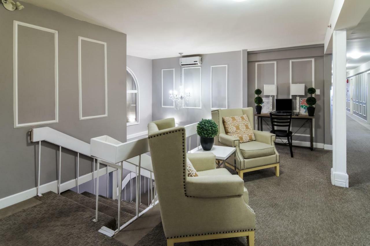 Red Lion Inn & Suites אבוטספורד מראה חיצוני תמונה