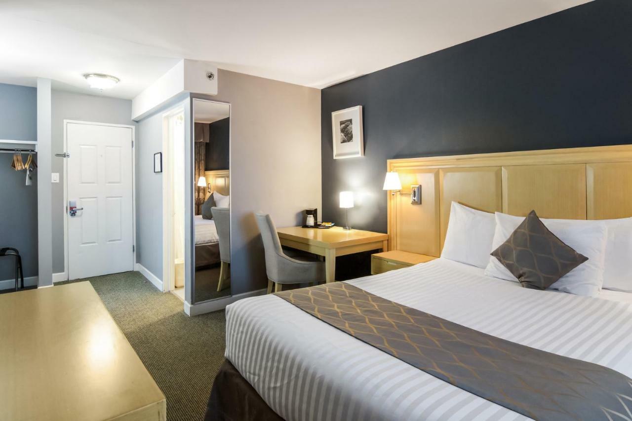 Red Lion Inn & Suites אבוטספורד מראה חיצוני תמונה